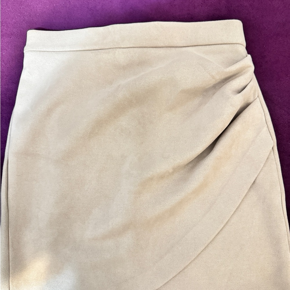 Dynamite Cream Pencil Skirt